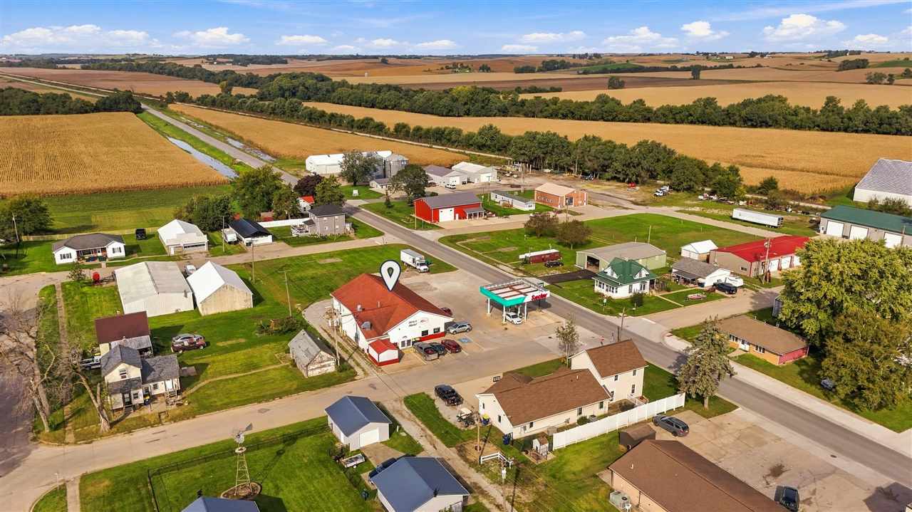 1001 3rd Street Victor IA 52347