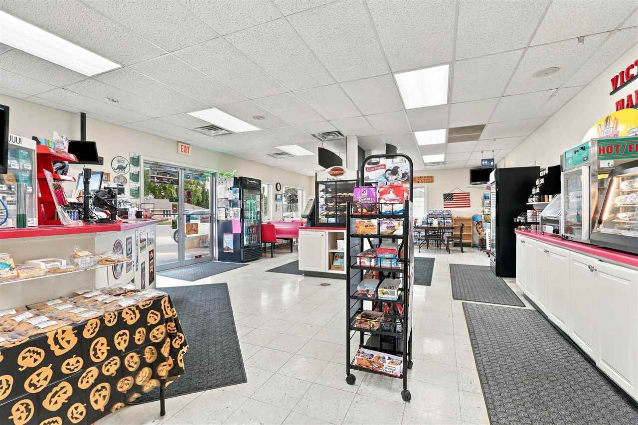 1001 3rd Street Victor IA 52347