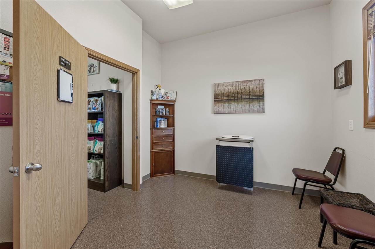 135 80th Street Fairfax IA 52228