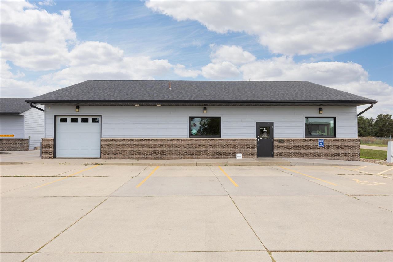 135 80th Street Fairfax IA 52228