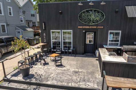 812 Ellis Boulevard Cedar Rapids IA 52405