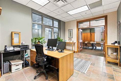 11 S Gilbert Street Iowa City IA 52240