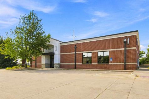 551 Westbury Road Iowa City IA 52245