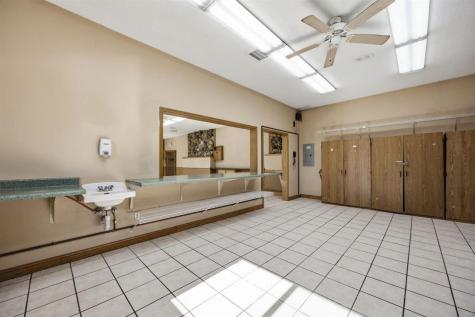 1700 SW Naoma Drive Cedar Rapids IA 52404