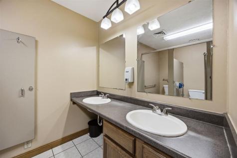 1700 SW Naoma Drive Cedar Rapids IA 52404