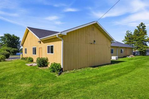 1700 SW Naoma Drive Cedar Rapids IA 52404