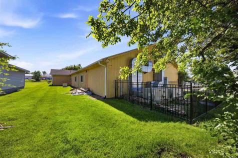 1700 SW Naoma Drive Cedar Rapids IA 52404