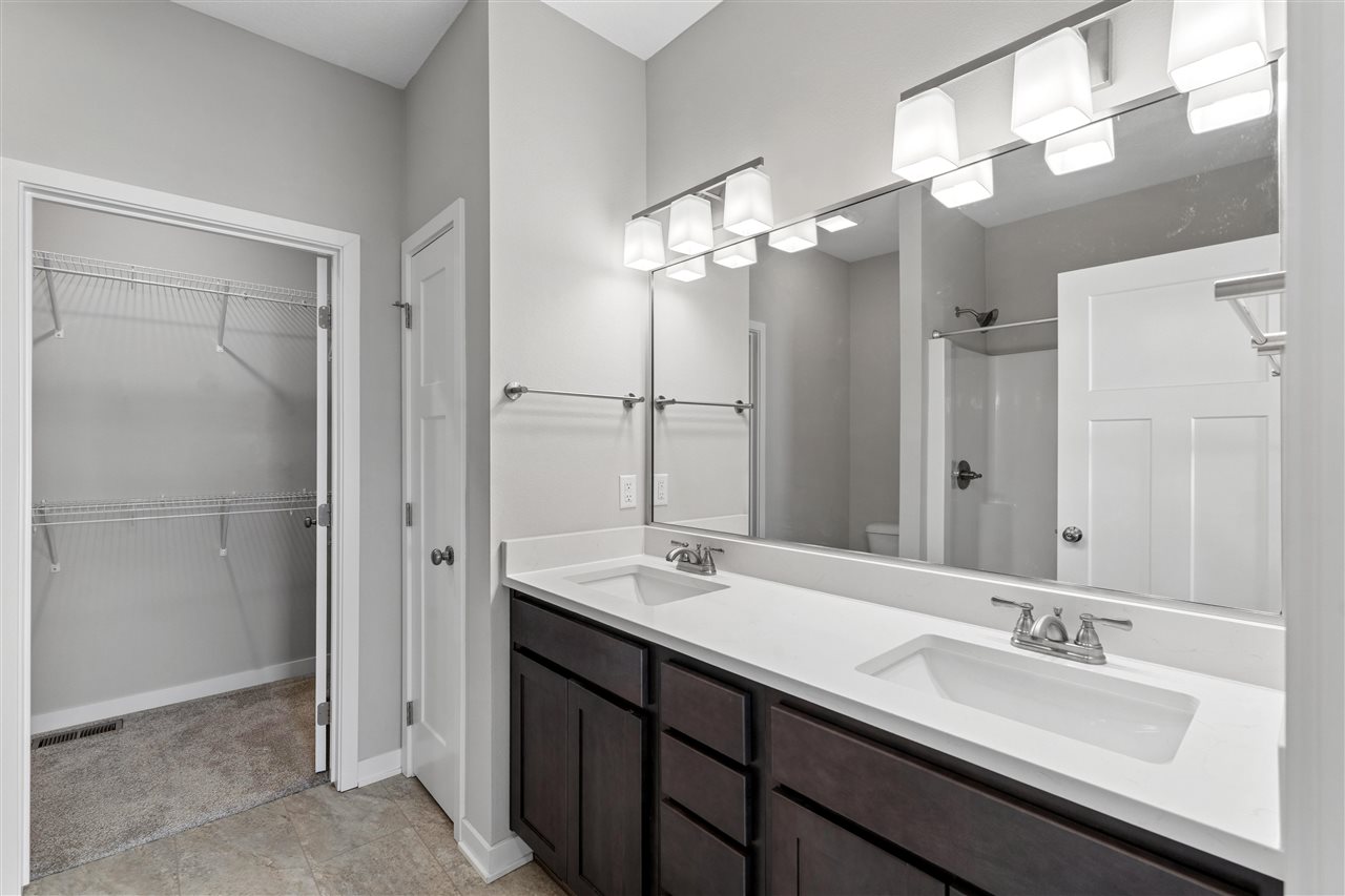 1306 NW 33rd Lane Ankeny IA 50023