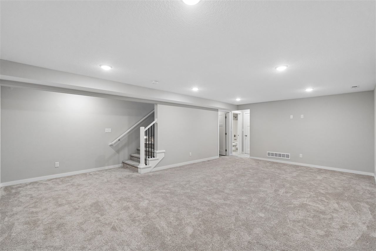 1306 NW 33rd Lane Ankeny IA 50023
