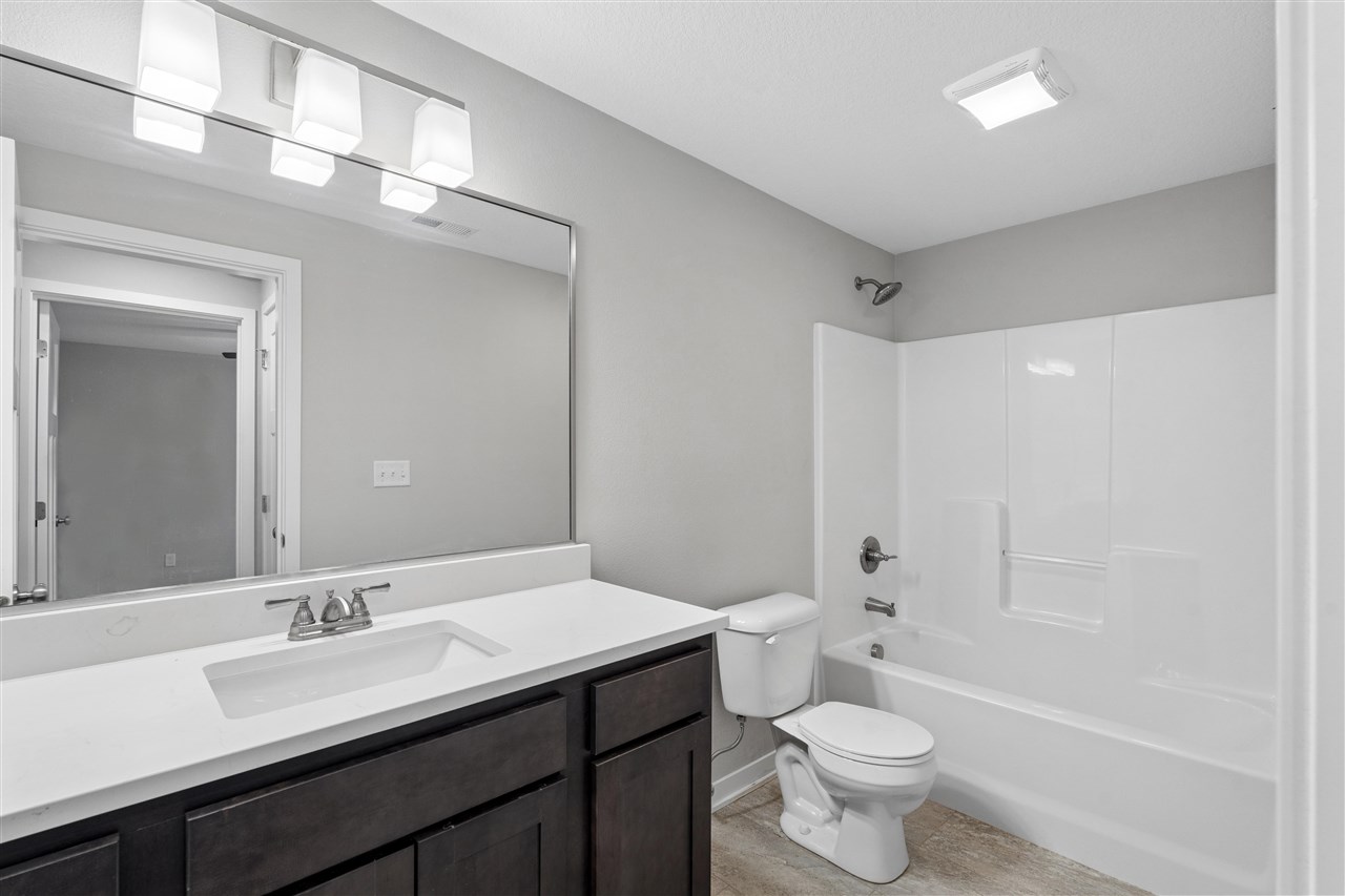 1306 NW 33rd Lane Ankeny IA 50023
