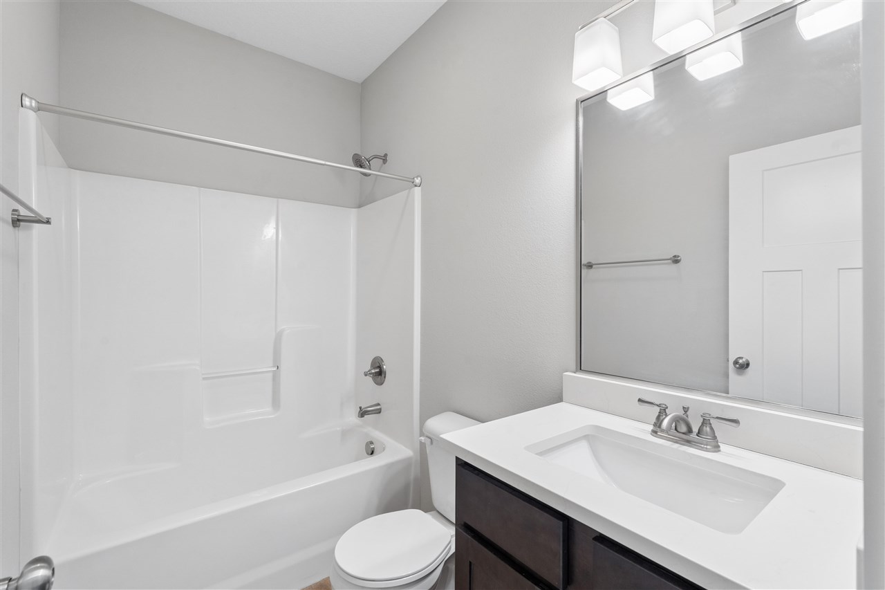 1306 NW 33rd Lane Ankeny IA 50023