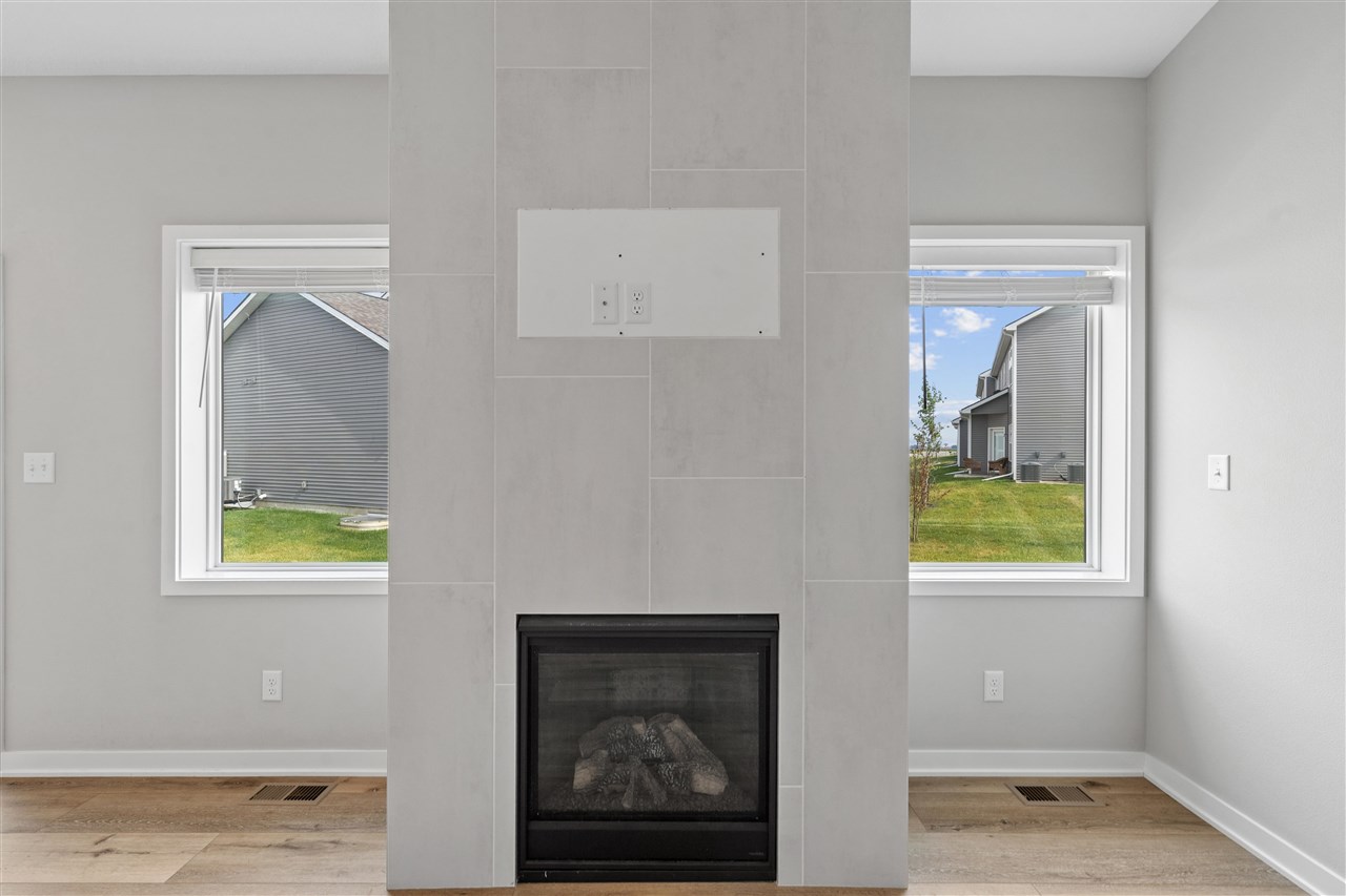 1306 NW 33rd Lane Ankeny IA 50023