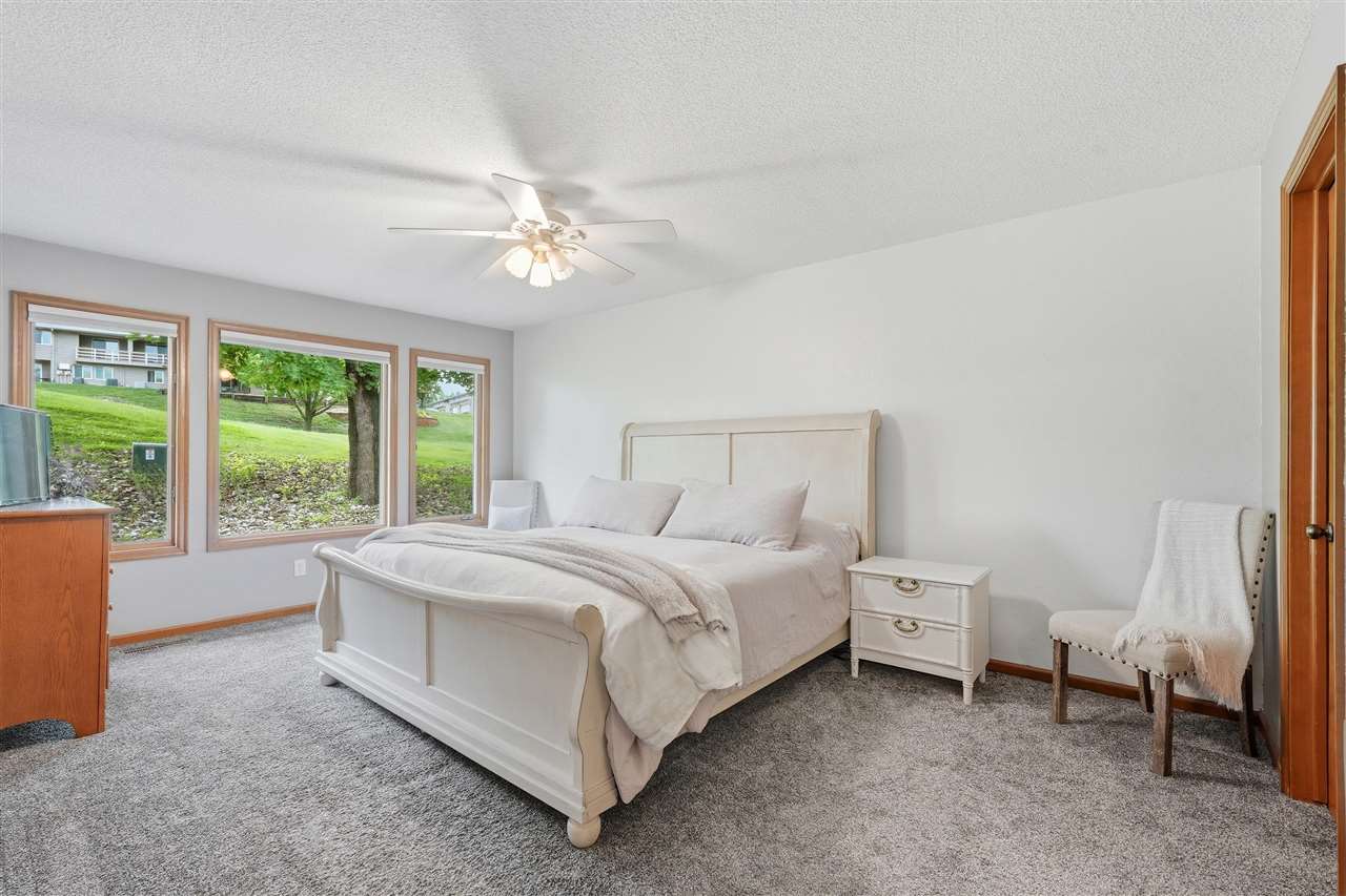 1732 Pikes Peak Court NE Cedar Rapids IA 52402