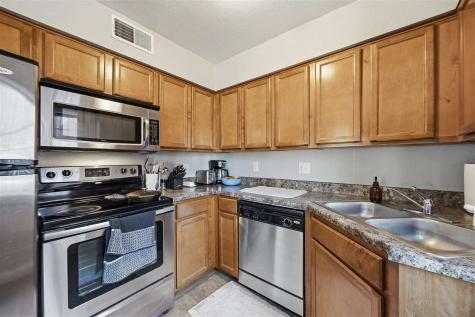 200 Grandview Court Iowa City IA 52246