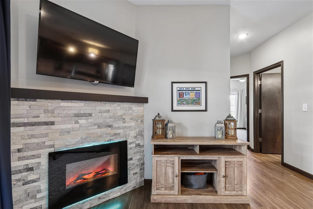 2869 Spring Rose Circle Coralville IA 52241