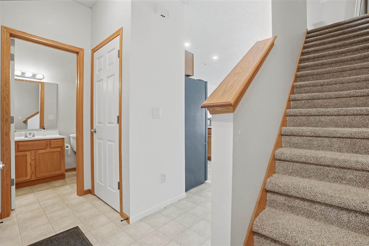 53 Thistle Court Iowa City IA 52240