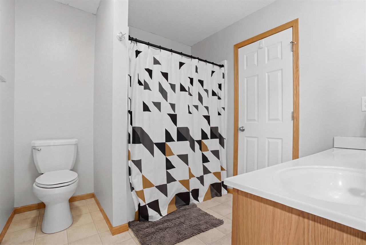 53 Thistle Court Iowa City IA 52240