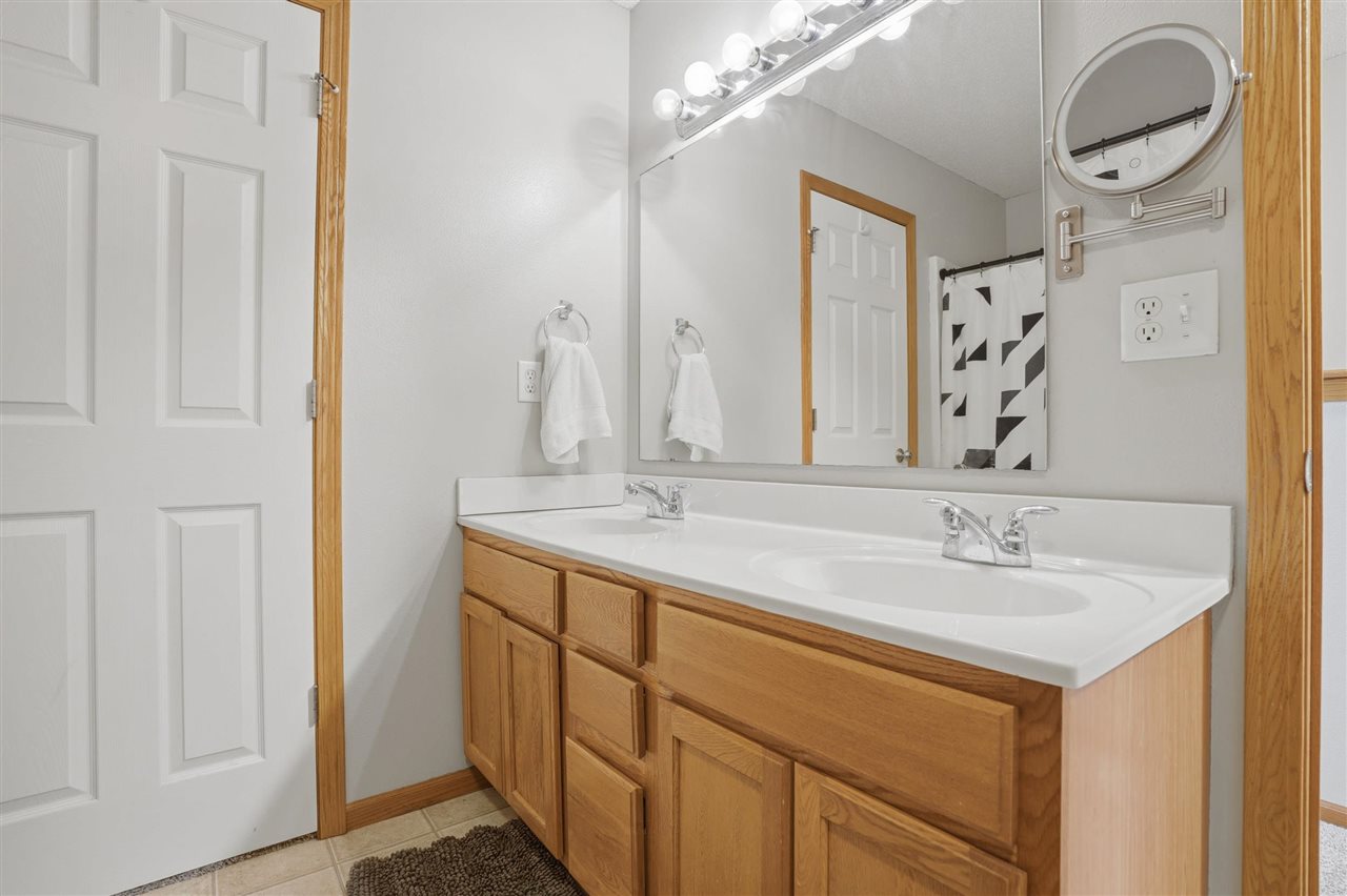 53 Thistle Court Iowa City IA 52240