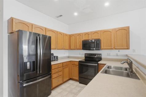 53 Thistle Court Iowa City IA 52240