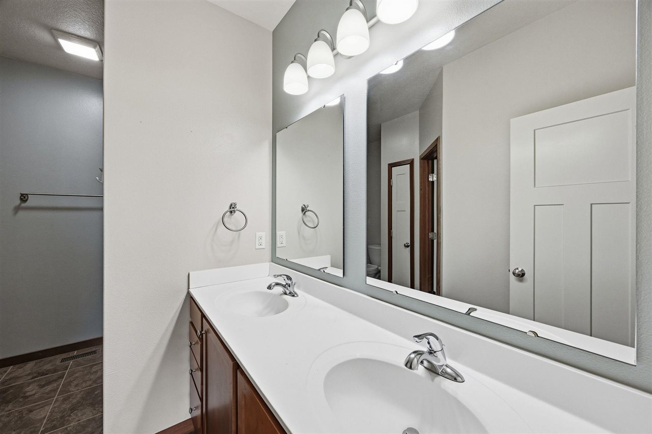 329 Windflower Lane Solon IA 52333