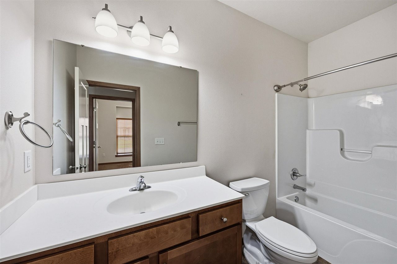 329 Windflower Lane Solon IA 52333