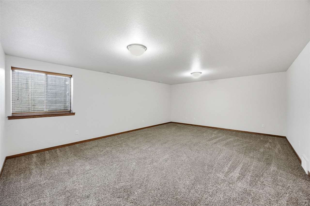 329 Windflower Lane Solon IA 52333