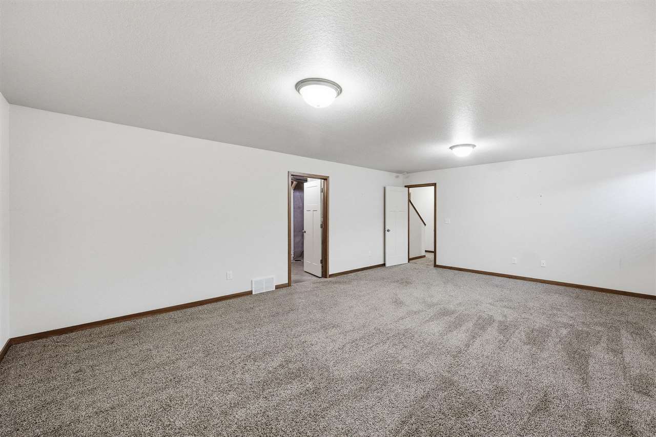 329 Windflower Lane Solon IA 52333