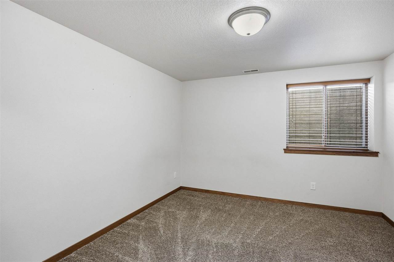 329 Windflower Lane Solon IA 52333