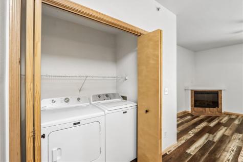 1092 Walnut Avenue Riverside IA 52327