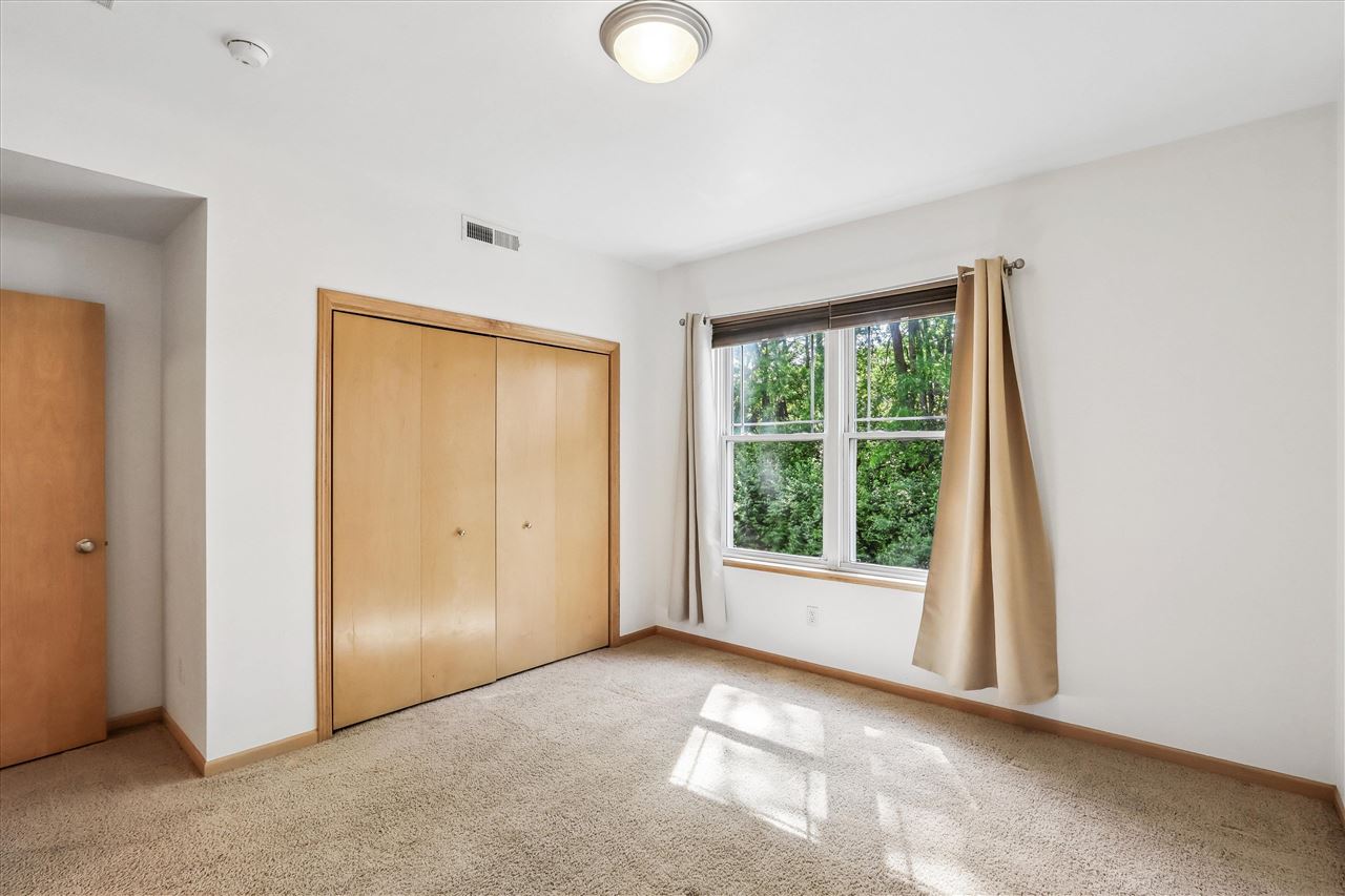 1092 Walnut Avenue Riverside IA 52327
