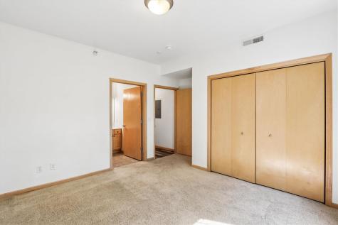 1092 Walnut Avenue Riverside IA 52327