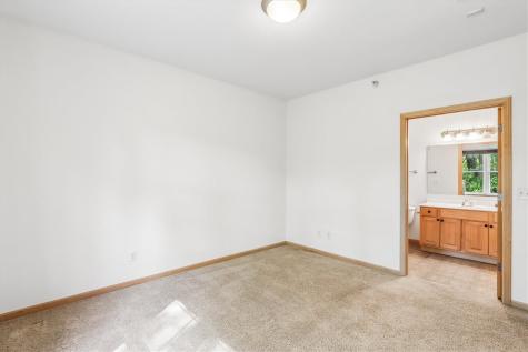 1092 Walnut Avenue Riverside IA 52327