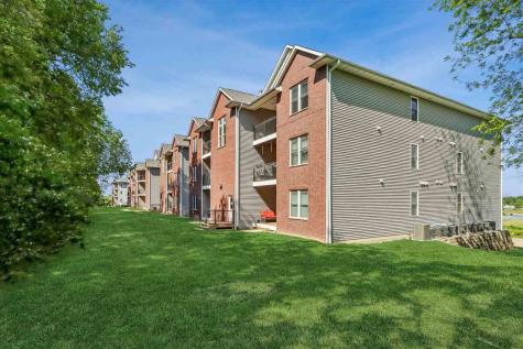 1092 Walnut Avenue Riverside IA 52327