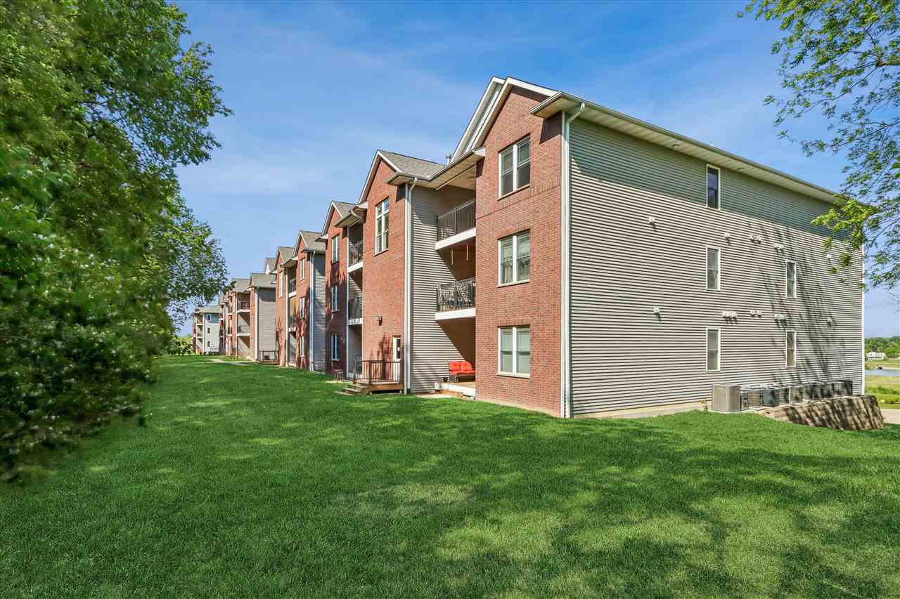 1092 Walnut Avenue Riverside IA 52327