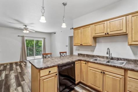 1092 Walnut Avenue Riverside IA 52327