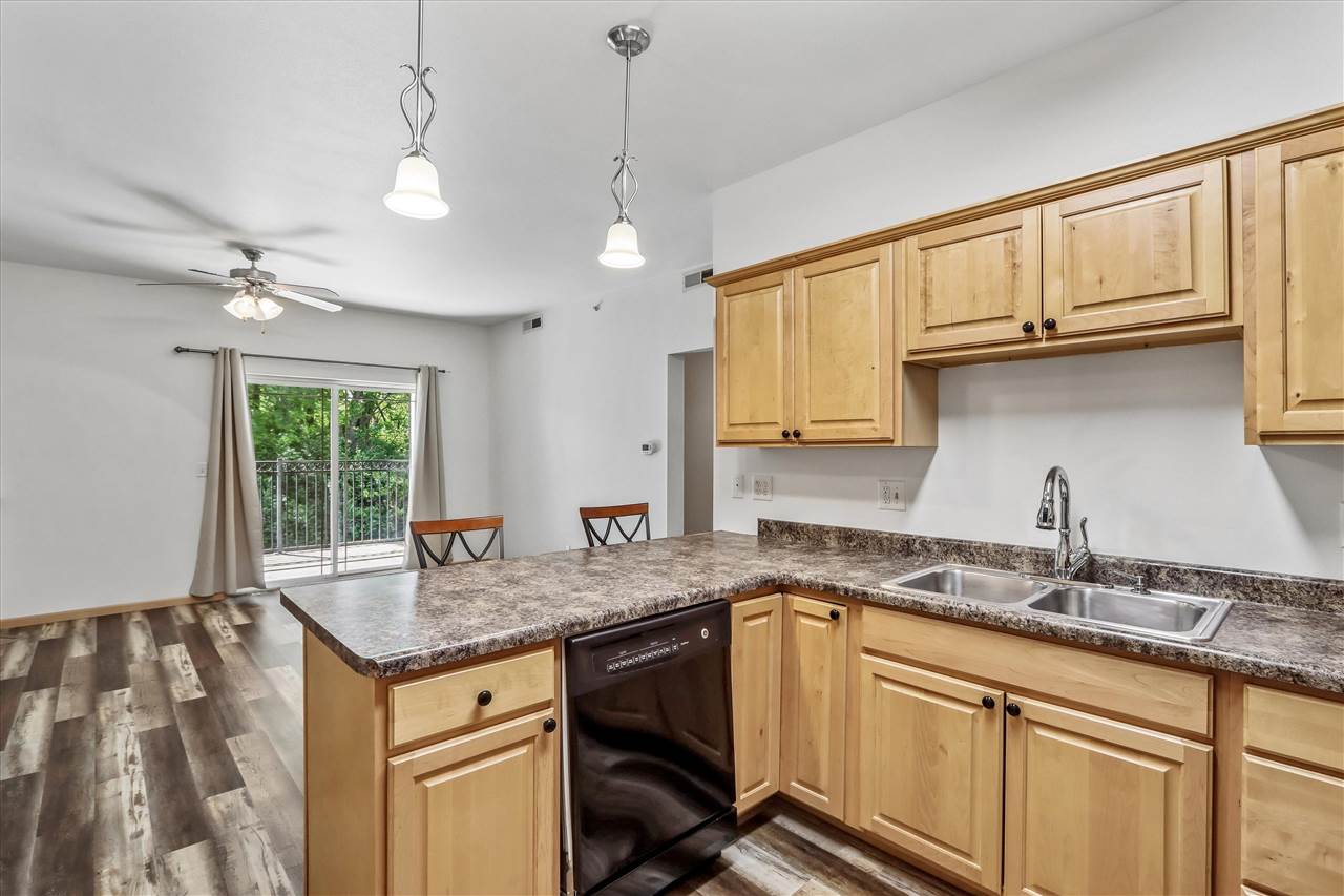 1092 Walnut Avenue Riverside IA 52327