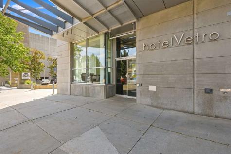 221 E College Iowa City IA 52246