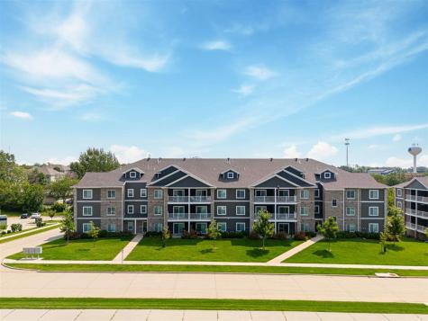 2863 Spring Rose Circle Coralville IA 52241