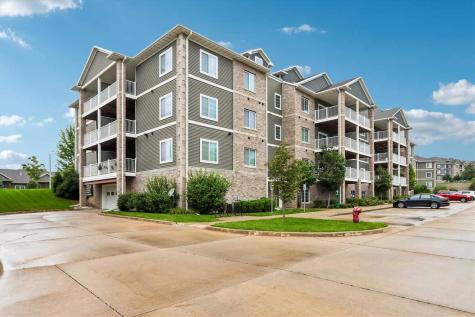 2863 Spring Rose Circle Coralville IA 52241