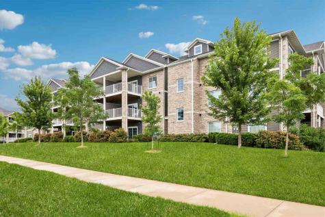 2863 Spring Rose Circle Coralville IA 52241