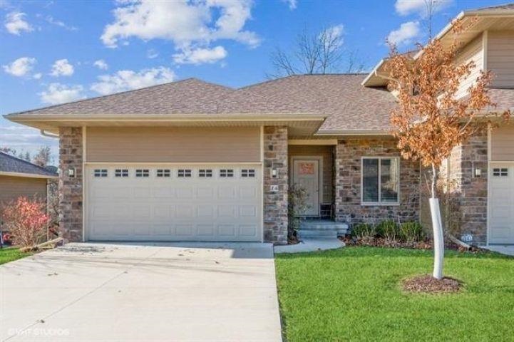 16 Holiday Ridge Lane Coralville IA 52241