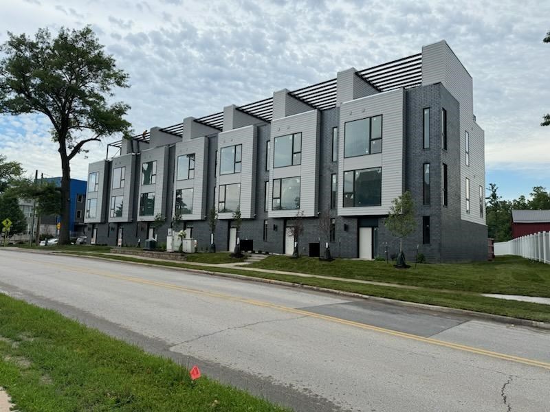 14 Lincoln Avenue #1 Iowa City IA 52246