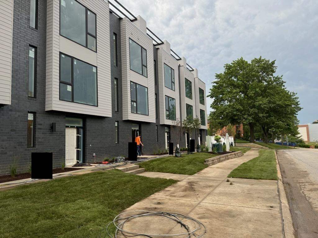 14 Lincoln Avenue #1 Iowa City IA 52246