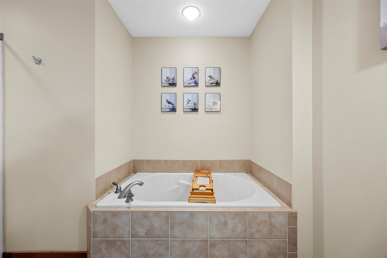 105 Wild Rose Lane Solon IA 52333