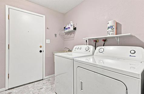 5720 Golden Court NE Cedar Rapids IA 52402