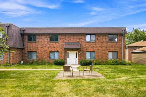 5720 Golden Court NE Cedar Rapids IA 52402