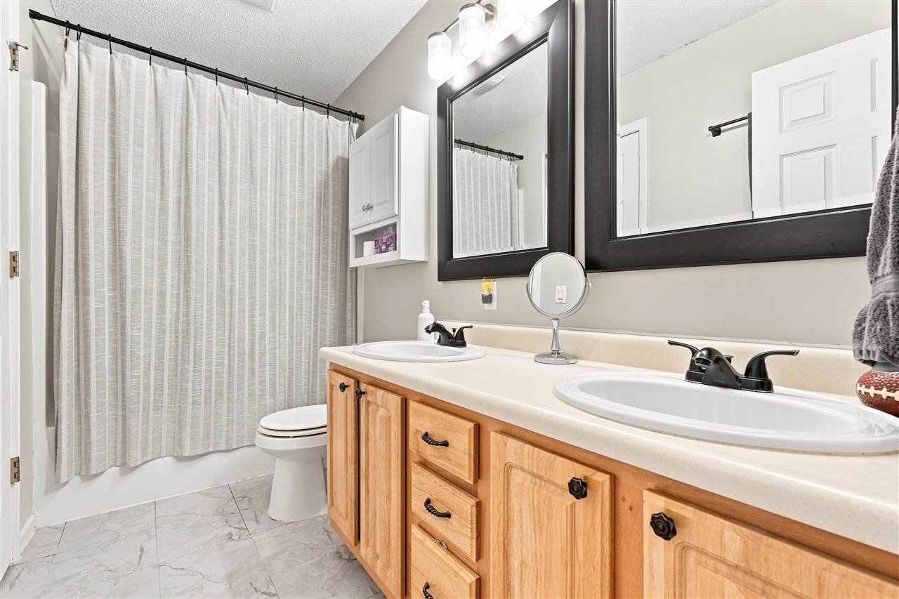 702 West Side Drive Iowa City IA 52246