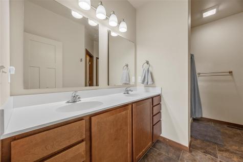323 Windflower Lane Solon IA 52333