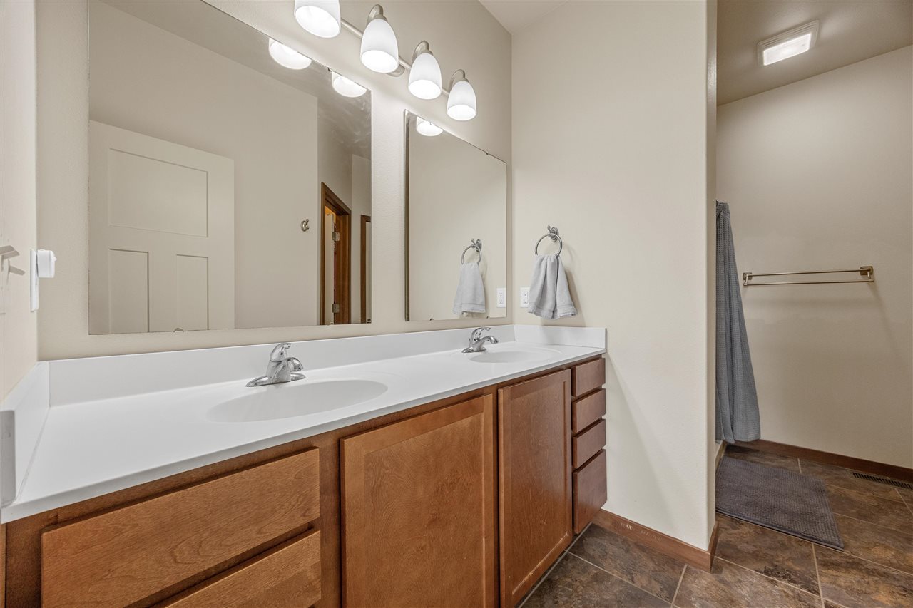 323 Windflower Lane Solon IA 52333