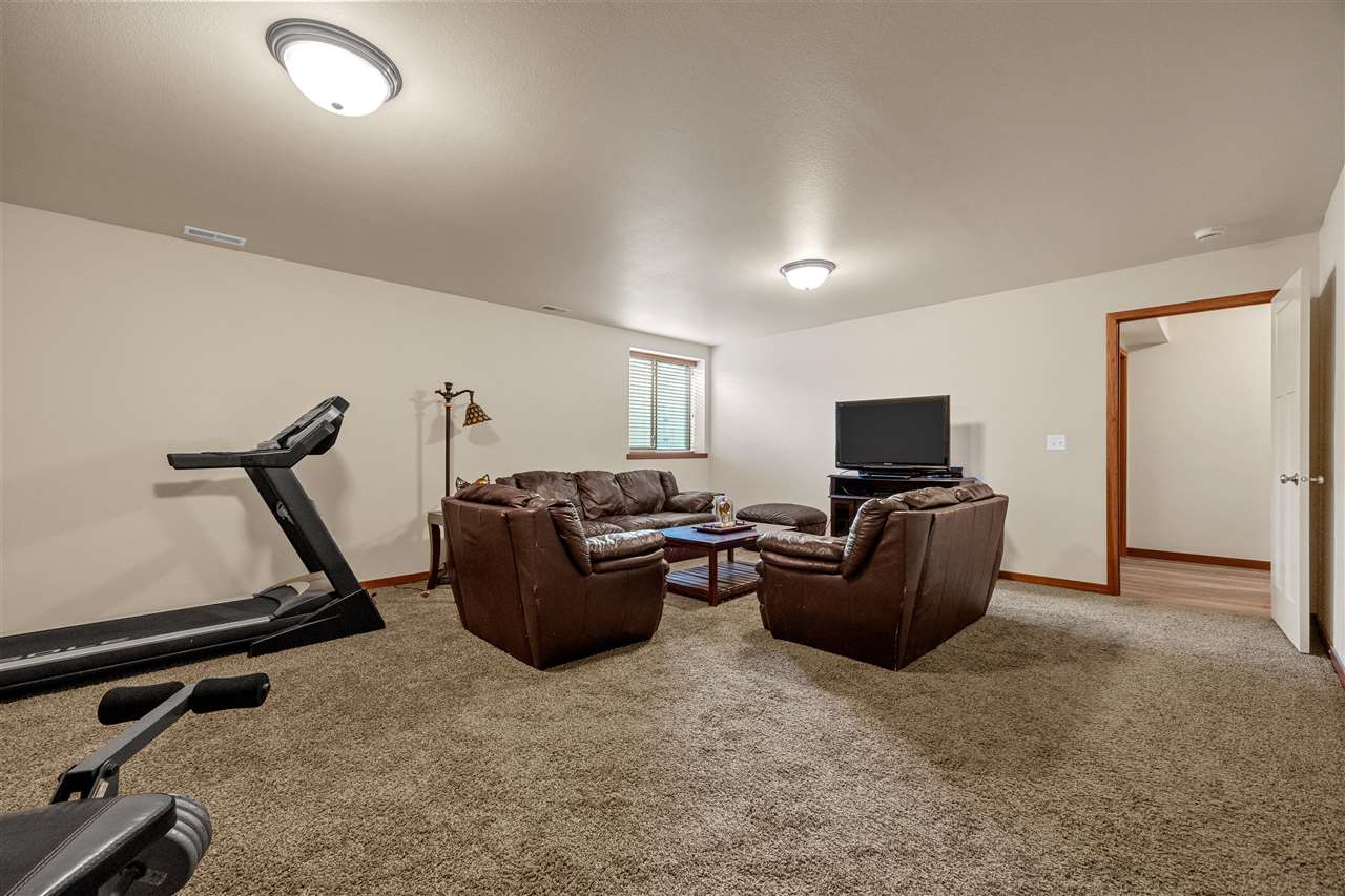 323 Windflower Lane Solon IA 52333
